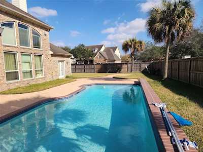 5302 Southchase Ln League City, TX 77573