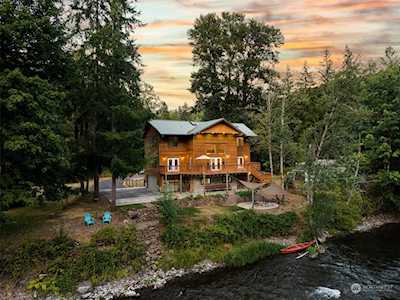 357 Laverne Dr Kalama, WA 98625