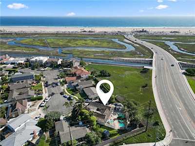 22011 Hula Circle Huntington Beach, CA 92646