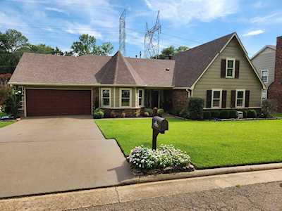 5759 S Lake Oaks Dr Bartlett, TN 38134