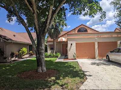 9541 NW 18th Dr Plantation, FL 33322