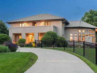 4 Parkway Dr Englewood, CO 80113