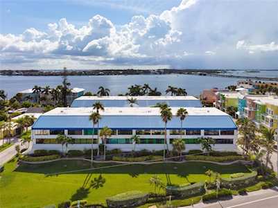1007 Gulf Dr N #206 Bradenton Beach, FL 34217