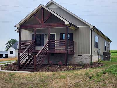 940 Armstrong Rd Castalian Springs, TN 37031