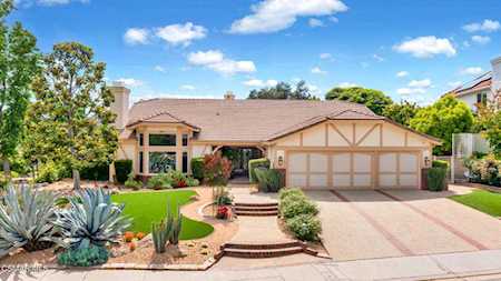 1301 King James Ct Oak Park, CA 91377