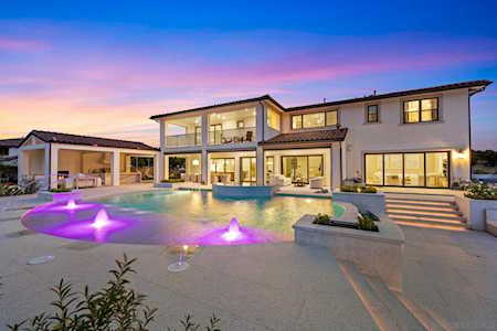 8104 Silverwind Dr San Diego, CA 92127