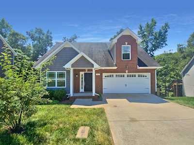 626 Hidden Valley Dr Clarksville, TN 37040
