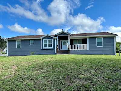 2224 E Knights Griffin Rd Plant City, FL 33565