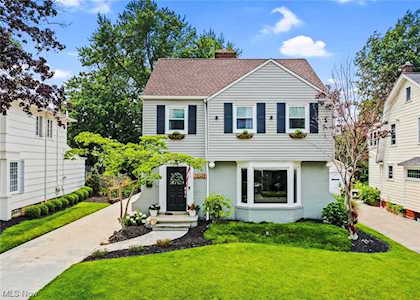 19343 Frazier Dr Rocky River, OH 44116