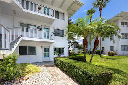 8454 111th St #110 Seminole, FL 33772