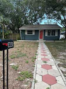 6338 S 8th Ave Gulfport, FL 33707