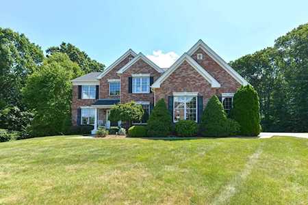 19 Partridge Way Holliston, MA 01746