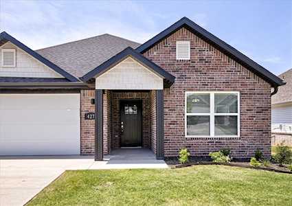 427 S Wagon Wheel Ave Fayetteville, AR 72704