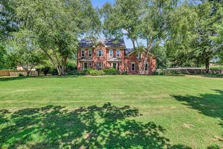 5070 Saddleview Dr Franklin, TN 37067