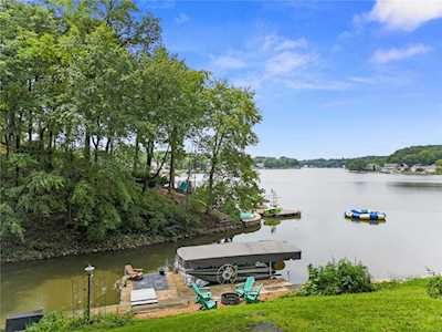 2027 Waters Edge Ct Lake St Louis, MO 63367