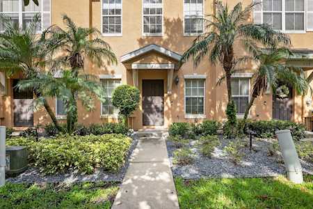 142 Deepcove Rd Winter Garden, FL 34787