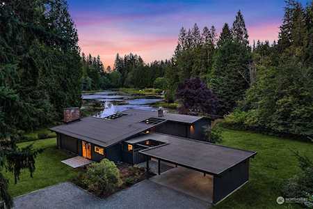 2829 252nd Ave SE Sammamish, WA 98075