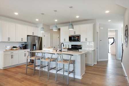 2577 Paddock Path Shakopee, MN 55379
