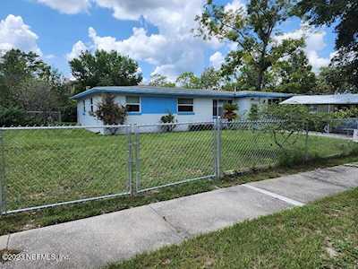 5618 Corvair AVE Jacksonville, FL 32244