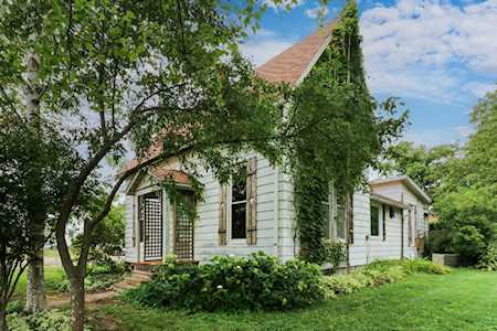 301 E 3rd St Armington, IL 61721