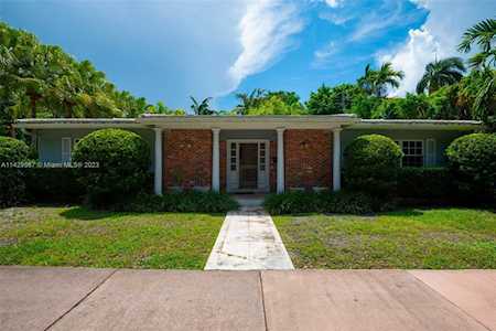 3800 Riviera Dr Coral Gables, FL 33134
