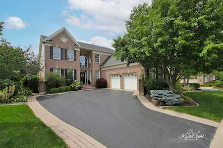5 Eagle Ridge Dr Hawthorn Woods, IL 60047