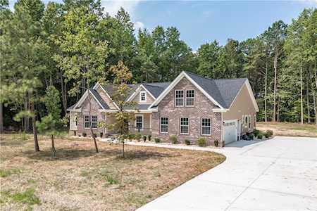 49 James River Ln Newport News, VA 23606