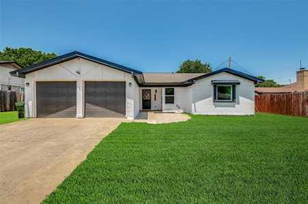 5603 Smouldering Wood Court Arlington, TX 76016