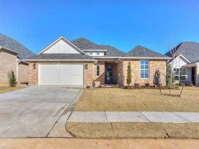 201 Pont Neuf Ct Edmond, OK 73034