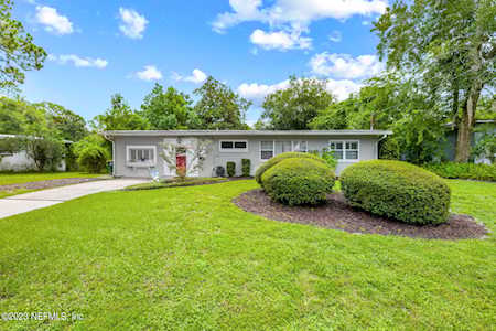 6920 Holiday RD N Jacksonville, FL 32216