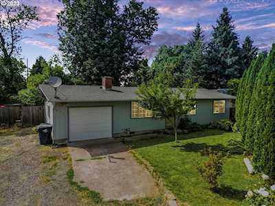 877 Commodore ST Eugene, OR 97404