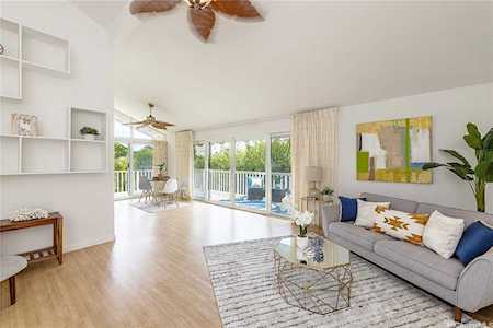 1521 Kalaniwai Place #57 Honolulu, HI 96821