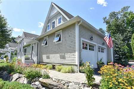 35 West Cove Dr North Kingstown, RI 02852