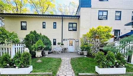 11 Manchester Rd #D-1 Eastchester, NY 10709