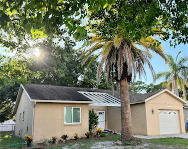 1422 Chesterfield Dr Dunedin, FL 34698
