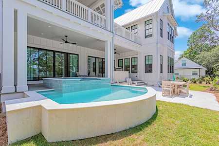 470 Lakeview Dr Santa Rosa Beach, FL 32459