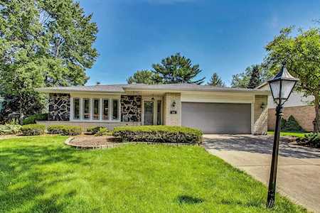536 Valley View Dr Downers Grove, IL 60516