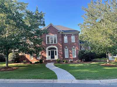 2933 Heathmoor Ln Charlotte, NC 28211