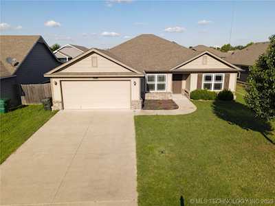 9049 S 253rd Ave Broken Arrow, OK 74014