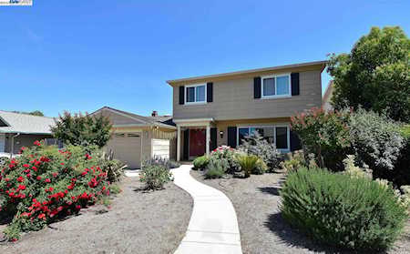 7149 Valley Trails Dr Pleasanton, CA 94588