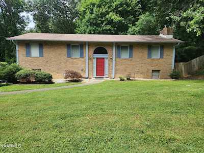 104 Newell Ln Oak Ridge, TN 37830