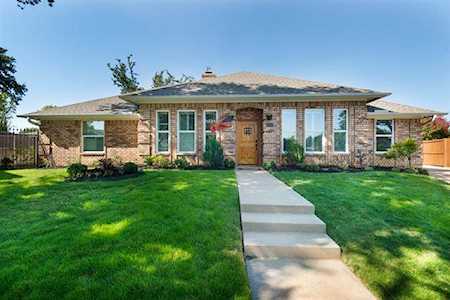3712 Cobblestone Court Bedford, TX 76021