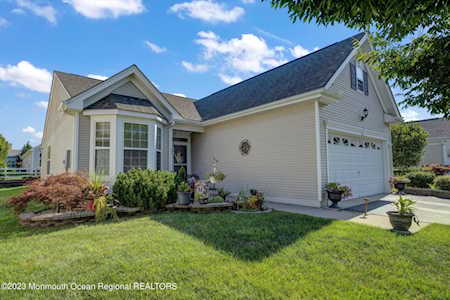 53 Cromwell Ln Jackson, NJ 08527