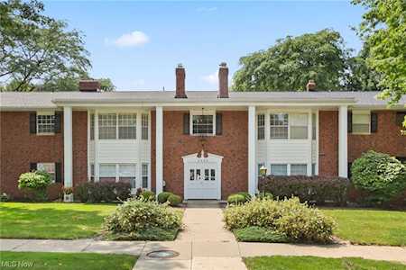 2888 Pease Dr #211 Rocky River, OH 44116