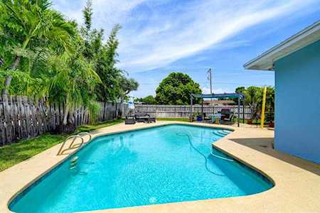 887 W Duval Street Lantana, FL 33462