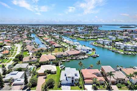 825 Swan Dr Marco Island, FL 34145