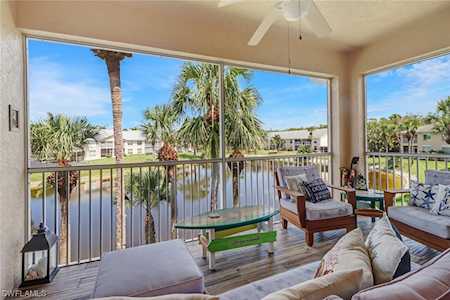 437 Wiggins Lake Ct #202 Naples, FL 34110