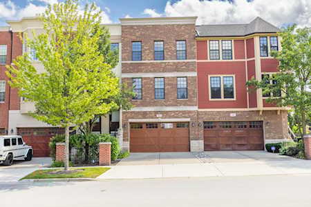 15 Illinois Ave Schaumburg, IL 60193