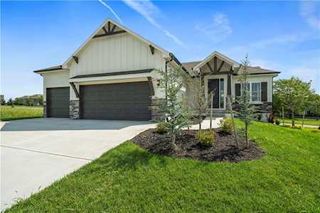 1063 SW Fiord Dr Lee's Summit, MO 64081