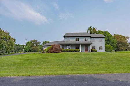 1815 Jennifer Dr Breinigsville, PA 18031